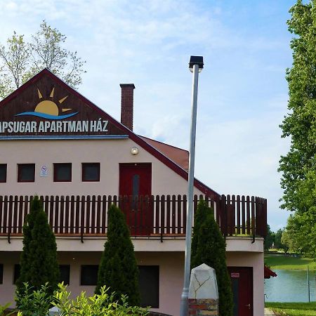 Napsugar Apartman Baja Bagian luar foto
