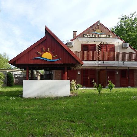 Napsugar Apartman Baja Bagian luar foto
