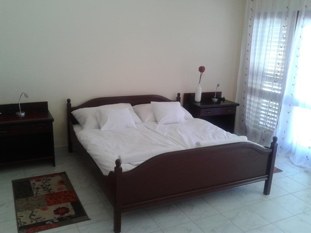 Napsugar Apartman Baja Ruang foto